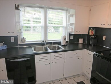 710 Brighton Ave, Reading, PA 19606 - photo 3