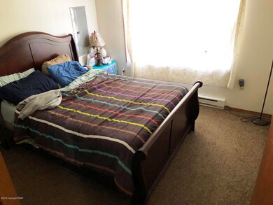 958 Country Place Dr, Tobyhanna, PA 18466 - photo 2