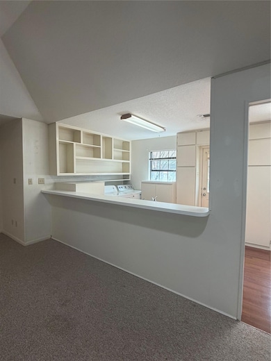 728 W San Antonio St unit 102 B, Lockhart, TX 78644 - photo 5