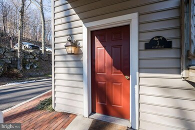 1000 Gravel Pike unit 3, Schwenksville, PA 19473 - photo 2