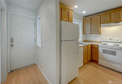 11708 Admiralty Way unit G, Everett, WA 98204 - photo 3