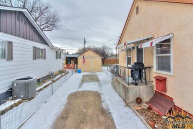 411 S Chestnut St, Nampa, ID 83686 - photo 6