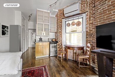 77 Perry St unit 4C, New York, NY 10014 - photo 2