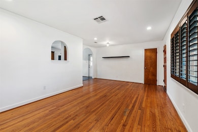 2215 Chantilly Ln, Houston, TX 77018 - photo 4