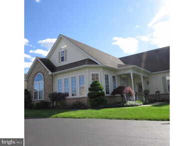 1014 Bordeaux Ln, Pennsburg, PA 18073 - photo 3