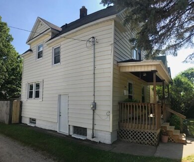 544 Curtis NE