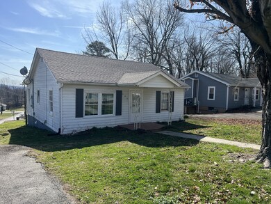 640 Highpoint Dr, Hopkinsville, KY 42240 - photo 2