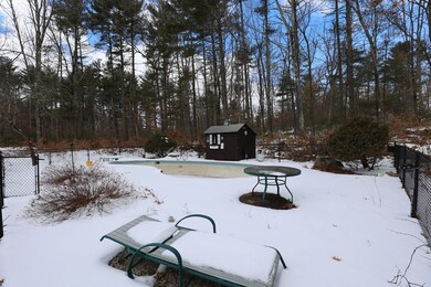 4 Oak Dr, Londonderry, NH 03053 - photo 4