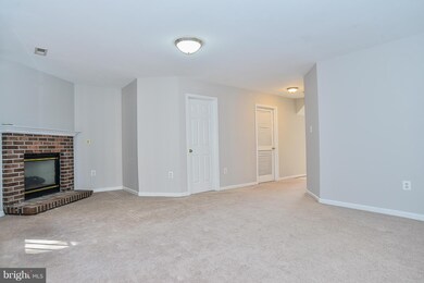 13195 Dashco Way, Herndon, VA 20171 - photo 5