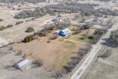 201 Vineyard Ln, Springtown, TX 76082 - photo 5