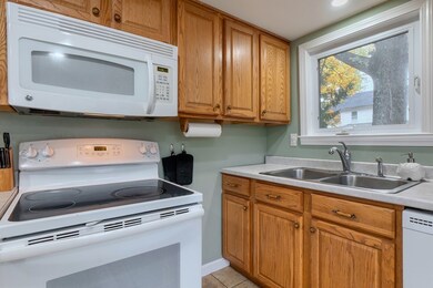 77 W Main St, Georgetown, MA 01833 - photo 7