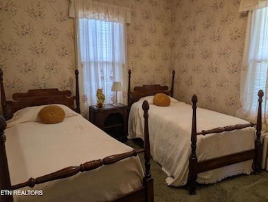 515 N 25th St, Middlesboro, KY 40965 - photo 7