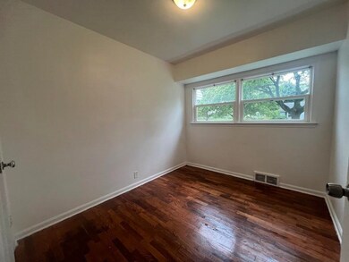 4702 Warrington Dr, Flint, MI 48504 - photo 5