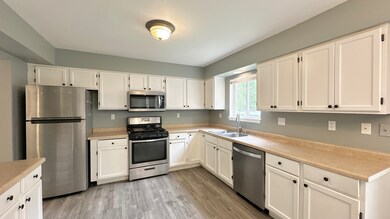 20908 W Barrington Ln, Plainfield, IL 60544 - photo 3