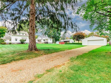 3 parcels total one lot could be built on