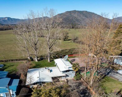 7417 Maple Ln, Central Point, OR 97502 - photo 6