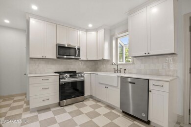 15-web-or-mls-154-henry-st