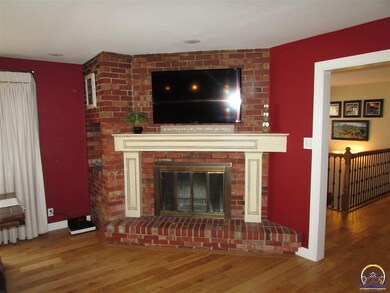 5739 SW 33rd St, Topeka, KS 66614 - photo 7