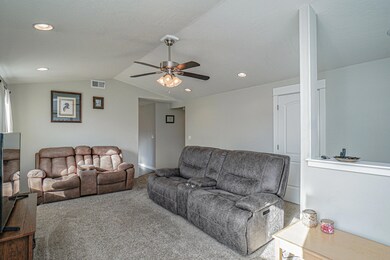 8377 Kyra Ln, White City, OR 97503 - photo 7