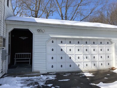 102 Jensen Cir, West Springfield, MA 01089 - photo 3