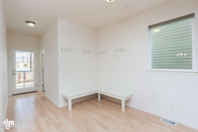 Landing - Bench Area