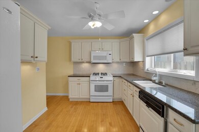 914 Jeannette St, Des Plaines, IL 60016 - photo 6