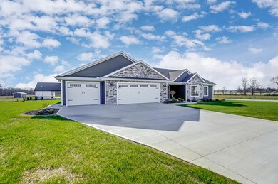 1205 Wells Dr, Wapakoneta, OH 45895 - photo 3