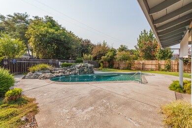 3728SuzanneWay-MLS-25