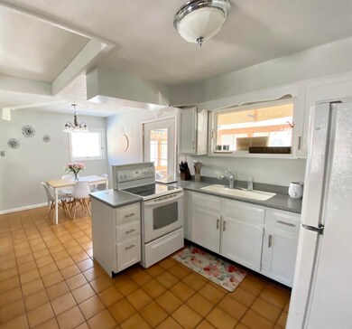 830 Jefferson St, Covington, IN 47932 - photo 4