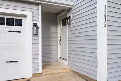 1212 Tillicum Dr, Columbus, OH 43085 - photo 4