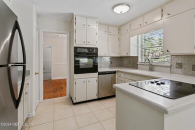 1106 Townsend Blvd, Jacksonville, FL 32211 - photo 5