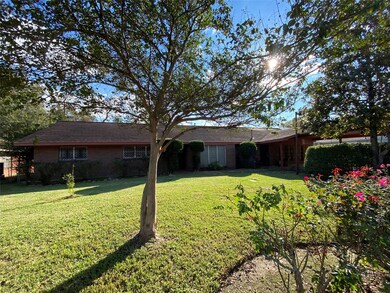 324 Wynell St, Houston, TX 77022 - photo 2