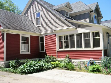 262 W 12th St (42)
