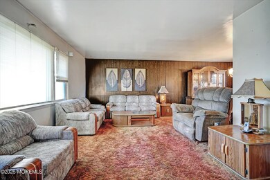 12-Family Room