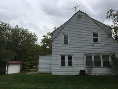 1523 Center Street