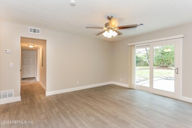 6628 Pinnochio Dr, Jacksonville, FL 32210 - photo 4