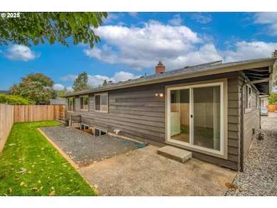 6626 N Yale St, Portland, OR 97203 - photo 3