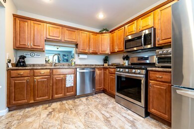 17 Middlesex Rd, MerriMacK, NH 03054 - photo 6