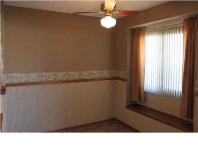 Dining room.