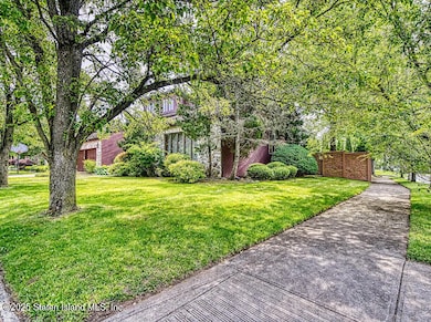 Welcome to 10 Arbutus Way