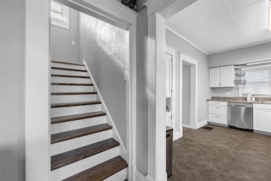 908 W 3rd St, Vinton, IA 52349 - photo 6