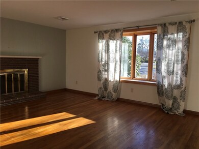 24 Fashion Dr, Warwick, RI 02886 - photo 5