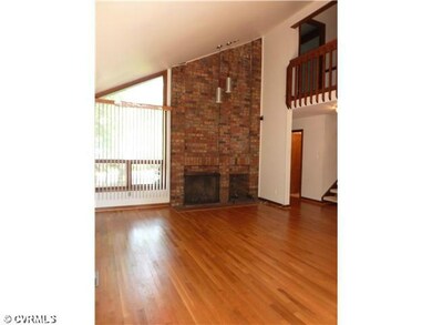 Den/Family/Great Room - Great family room with vau