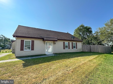 17 Hamilton St, Swedesboro, NJ 08085 - photo 2