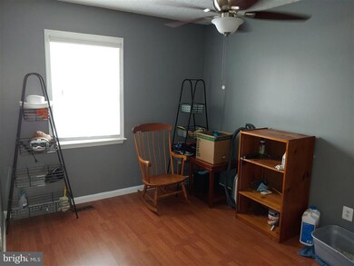 8639 Sumter Ct, Manassas Park, VA 20111 - photo 4