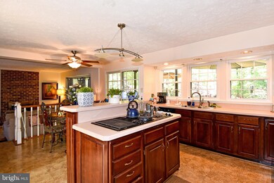 909 Cypress Point Cir, Bowie, MD 20721 - photo 7