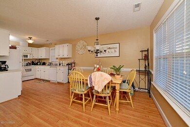 334 Johnson Ln, Winterville, NC 28590 - photo 6