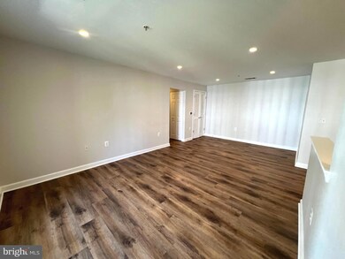 4111 S Four Mile Run Dr unit 401, Arlington, VA 22204 - photo 4