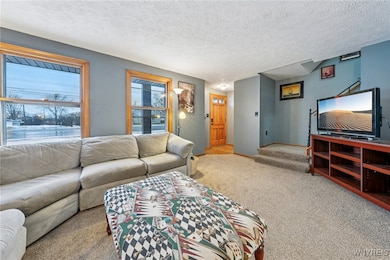 621 Unit R French Rd unit R, Cheektowaga, NY 14227 - photo 4