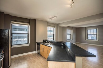 400 Walnut St_08